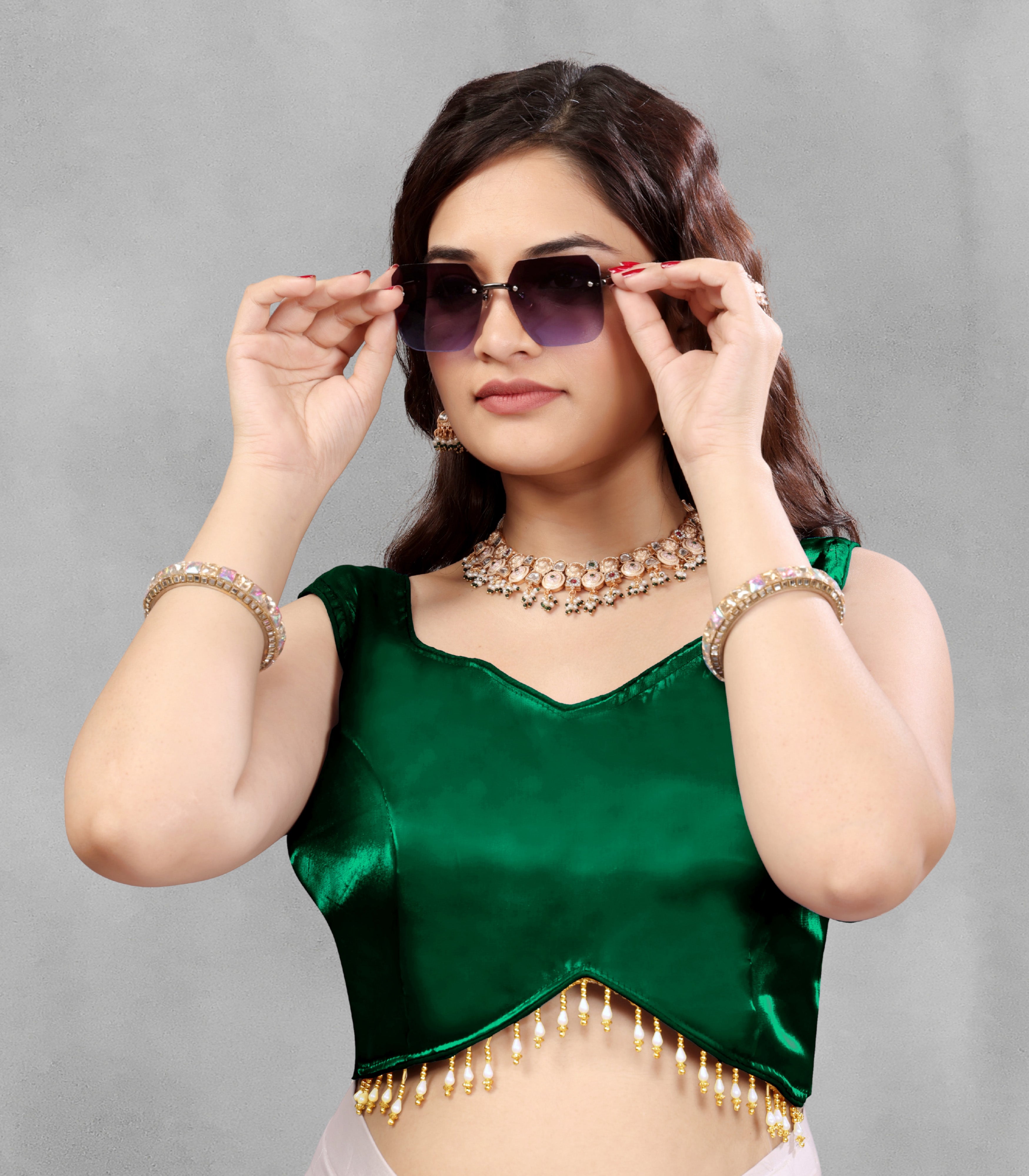 Stylist Blouse For Women, Blouse For girls stylish, New Designing blouse for women Sleeveless Blouse, Stylist Lace Work On Blouse,  Full Stitched blouse